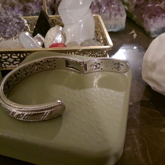 Sold!! Judith Ripka bangle bracelet - Picture 2 of 4